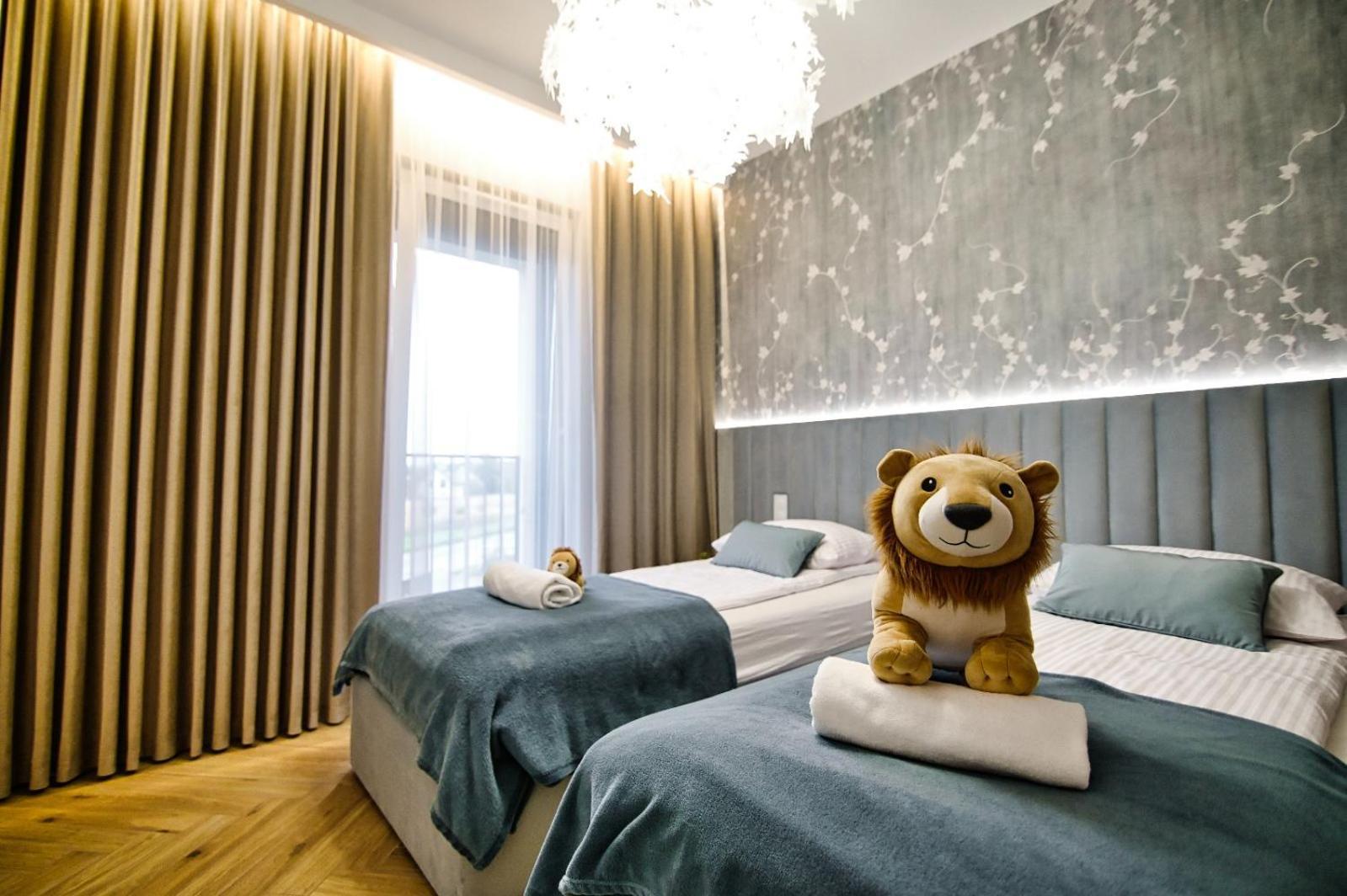 Apartament "Zlote Lwy 18" Apartment Zator Bagian luar foto